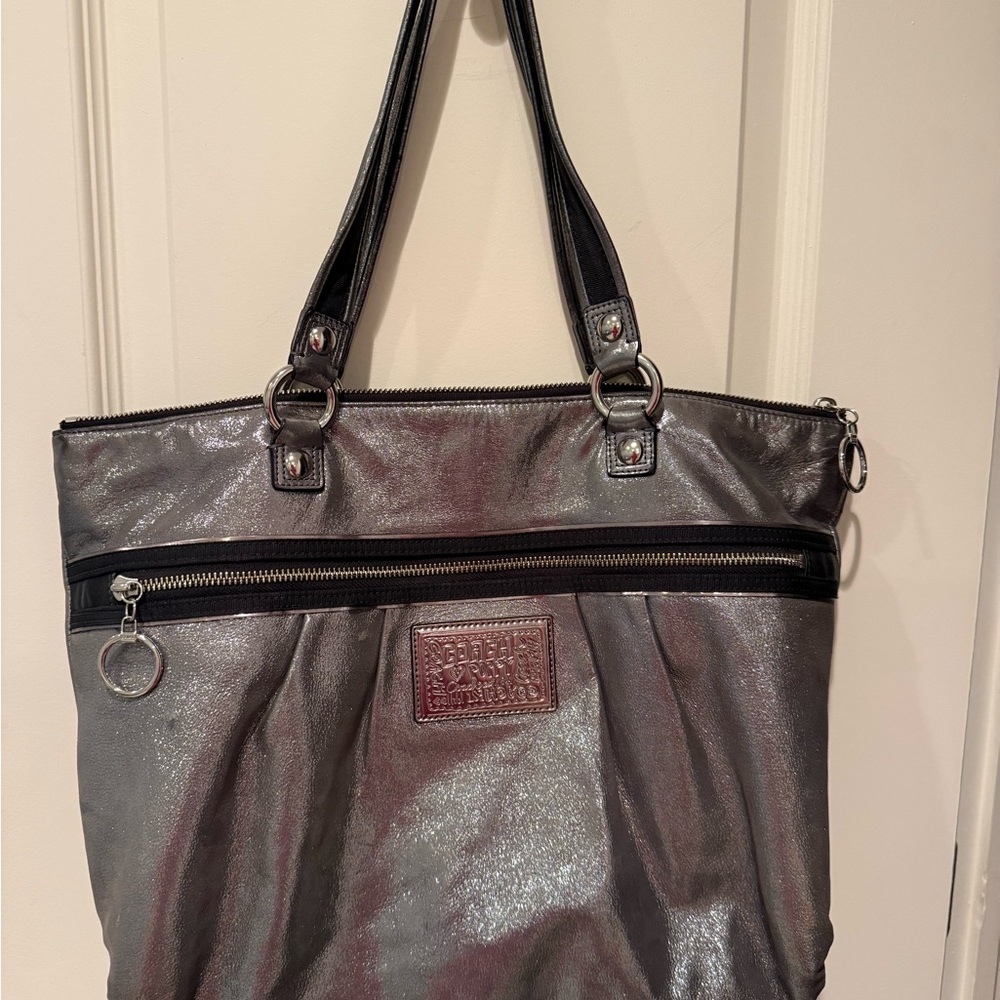 RARE! Guaranteed Authentic COACH POPPY Metallic Silver Tote Bag